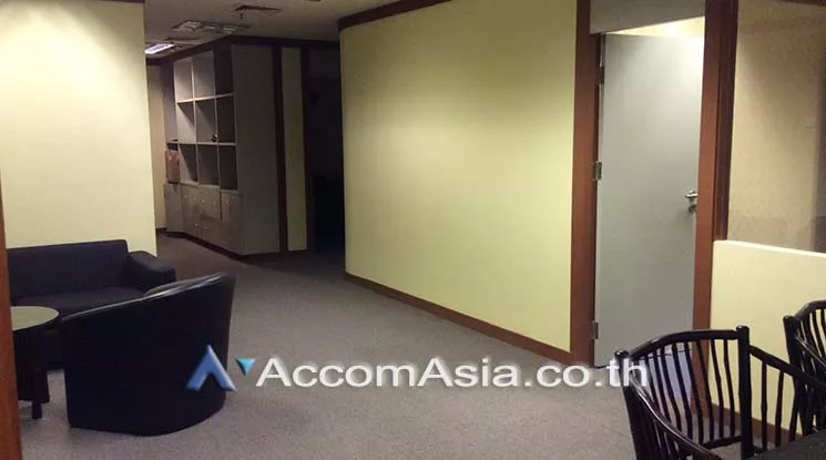 Split-type Air office space for rent in Sukhumvit at Richmond Building, Bangkok Code AA11492